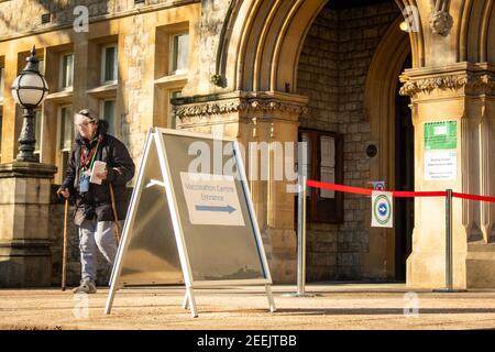 London - Februar 2021: Covid 19 NHS Impfzentrum in Ealing, West London Stockfoto