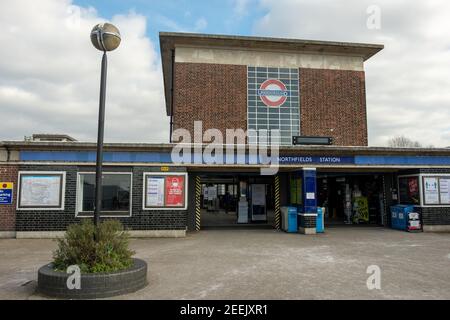 London: Northfields U-Bahnstation, Piccadilly Line Station in Ealing West London Stockfoto