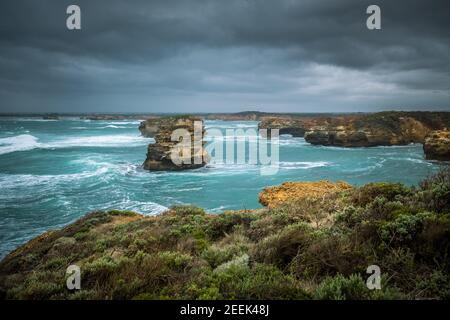 Die Bay of Martyrs, an der Great Ocean Road Australiens, an einem stürmischen Abend Stockfoto