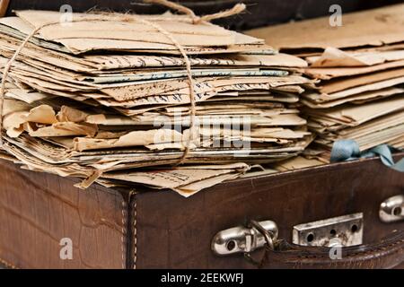 Stapel von alten Briefpapier Briefe des 20. Jahrhunderts, Nahaufnahme Stockfoto