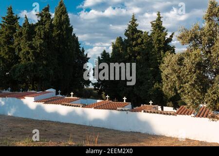 Schöne Paare, Felder und Landschaften der Cordoba Berge in Spanien. Foto aufgenommen im Monat Juli. Stockfoto