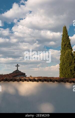 Schöne Paare, Felder und Landschaften der Cordoba Berge in Spanien. Foto aufgenommen im Monat Juli. Stockfoto