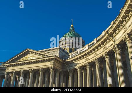 Blick Kazan Kathedrale in Sankt Petersburg blauen Himmel Morgen Stockfoto