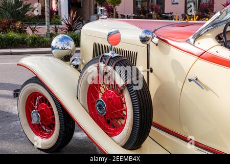 1933 Auburn '8-101' auf der Ausstellung 'Cars on Fifth' - Naples, Florida, USA Stockfoto