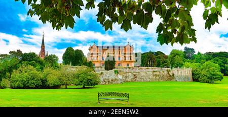 Landschaftlich historische Architektur.Kantabrien und Santander Tourismus landmark.Comillas Palast. Spanien Reisen.Palace Sobrellano, Comillas, Kantabrien, Spanien Stockfoto