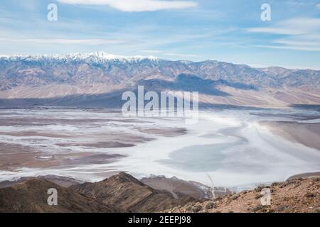 Death Valley von Dante's View Badwater Basin und Snowy Telescope Spitze Stockfoto