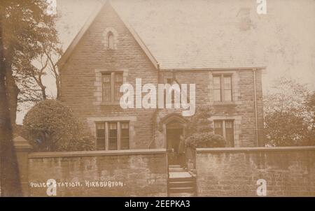 Jahrgang 1906 Edwardian Fotokarte Zeigt Kirkburton Police Station, Yorkshire, England. Stockfoto