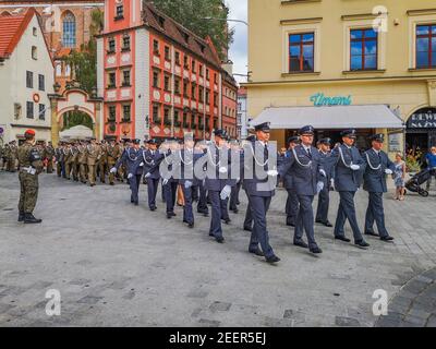 Breslau August 15 2018 Polnisches Truppenfest auf dem Marktplatz Stockfoto