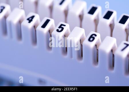 Digitaler Telefonverteilerblock, Cross-Panel. Telekommunikations- und Netzwerkgeräte Stockfoto