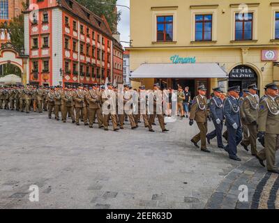 Breslau August 15 2018 Polnisches Truppenfest auf dem Marktplatz Stockfoto