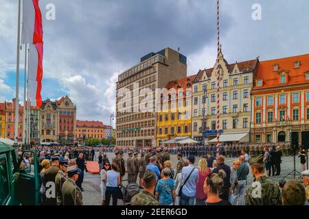 Breslau August 15 2018 Polnisches Truppenfest auf dem Marktplatz Stockfoto