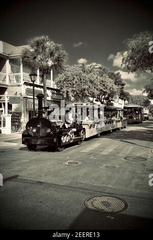 Conch Tour Train, unterhaltsame Besucher seit 1958. Kein Key West, Florida Urlaub ist komplett ohne die World Famous Conch Train Tour zu buchen. Stockfoto