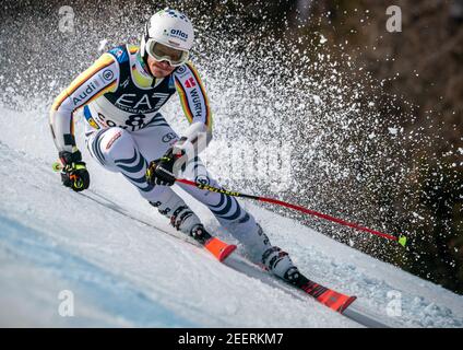 16. Februar 2021, Italien, Cortina d'Ampezzo: Alpinski: Weltmeisterschaft, Parallel, Herren: Linus Straßer aus Deutschland auf der Piste. Foto: Michael Kappeler/dpa Stockfoto