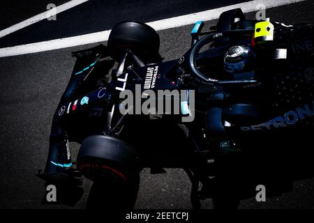 BOTTAS Valtteri (FIN), Mercedes AMG F1 GP W11 Hybrid EQ Power+, mit Logo auf der Vorderseite des Fahrzeugs für Sitrling MOOS, während des Emirates Formel 1 70th Anniversary Grand Prix 2020, vom 07. Bis 09. August 2020 auf dem Silverstone Circuit, in Silverstone, Großbritannien - Foto Florent Gooden / DPPI Stockfoto