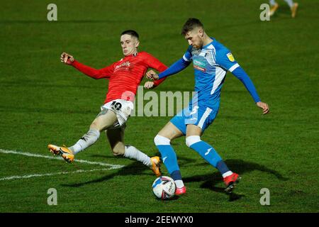 SALFORD, ENGLAND. FEB 16th Barrows Patrick Brough überquert den Ball während des Sky Bet League 2-Spiels zwischen Salford City und Barrow in Moor Lane, Salford am Dienstag, den 16th. Februar 2021. (Kredit: Chris Donnelly, MI News) Kredit: MI Nachrichten & Sport /Alamy Live Nachrichten Stockfoto