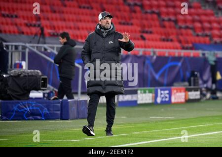 Budapest, Ungarn. Februar 2021, 16th. Fußball: Champions League, K.O.-Runde, 16. Runde, erste Etappe, RB Leipzig - Liverpool FC in der Puskas Arena. Liverpool-Trainer Jürgen Klopp ist am Rande. Kredit: Marton Monus/dpa/Alamy Live Nachrichten Stockfoto