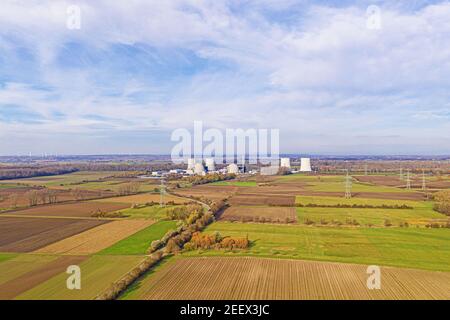 Luftdrohnenbild des Kernkraftwerks Bibnis in Deutschland tagsüber Stockfoto