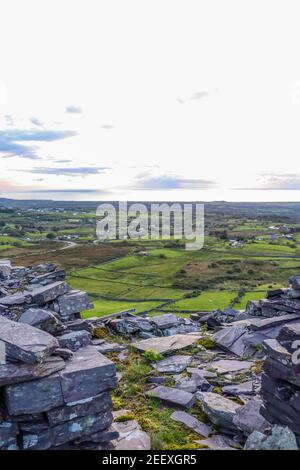 Abendhimmel vom Quarrymen Pfad moel tryfan Slate Quarry Rhosgadfan, Gwynedd, snowdonia, Nordwesten wales, Großbritannien Stockfoto