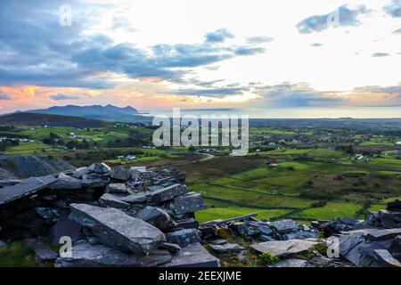 Abendhimmel vom Quarrymen Pfad moel tryfan Slate Quarry Rhosgadfan, Gwynedd, snowdonia, Nordwesten wales, Großbritannien Stockfoto