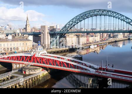 Newcastle Großbritannien: 1st Feb 2021: Newcastle Quayside an sonnigen Wintertag, Blick von hohem Niveau Stockfoto