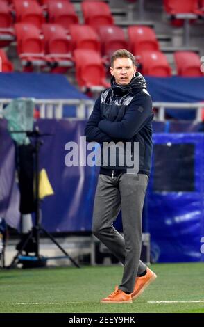 Budapest, Ungarn. Februar 2021, 16th. Fußball: Champions League, K.O.-Runde, Runde 16, erste Etappe, RB Leipzig - FC Liverpool in der Puskas Arena. Trainer Julian Nagelsmann aus Leipzig ist am Rande. Kredit: Marton Monus/dpa/Alamy Live Nachrichten Stockfoto