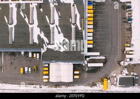 Luftaufnahme der Distribution Center, drone Fotografie der industriellen Logistik Zone. Stockfoto