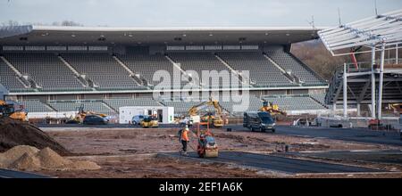 Perry Barr, Birmingham, Großbritannien, 16th. Februar 2021: Die Arbeiten zur Neuentwicklung des Hauptveranstaltungsortes der Commonwealth Games 2022 gehen weiter. Kredit: Ryan Underwood / Alamy Live Nachrichten Stockfoto