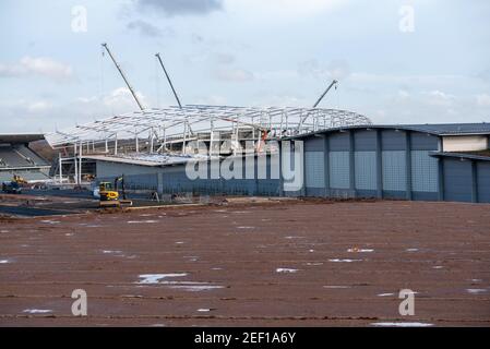 Perry Barr, Birmingham, Großbritannien, 16th. Februar 2021: Die Arbeiten zur Neuentwicklung des Hauptveranstaltungsortes der Commonwealth Games 2022 gehen weiter. Kredit: Ryan Underwood / Alamy Live Nachrichten Stockfoto