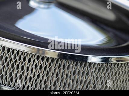 1936 Plymouth 360 neu aufgebauter Motor auf einer Automobilausstellung in Milton, WA. Stockfoto