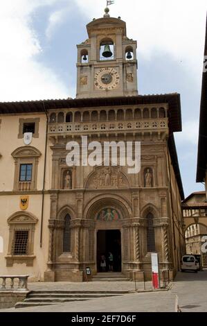 Europa, Italien, Toskana, Arezzo, Piazza Grande und Palazzo della Fraternita dei Laici, Loggia Vasari, Stockfoto