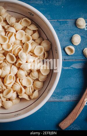 Traditionelle handgemachte apulische Orecchiette Form Pasta Stockfoto