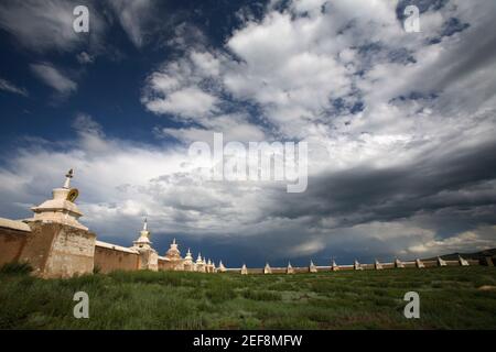 Die Wände des Erdene Zuu Klosters mit seinen 108 Stupas, Karakorum, Mongolei Stockfoto