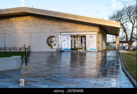 Edinburgh, Schottland, Großbritannien, 17th. Februar 2021. Covid-19 der Eingang zum Impfzentrum im Royal Highland Showground, Ingliston Stockfoto