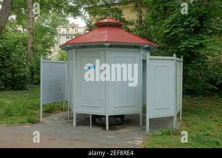 Wien, Aupark, alte öffentliche Bedrofnisanstalt Stockfoto