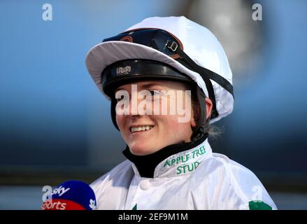 Aktenfoto vom 11-02-2021 von Jockey Hollie Doyle. Ausgabedatum: Mittwoch, 17. Februar 2021. Stockfoto