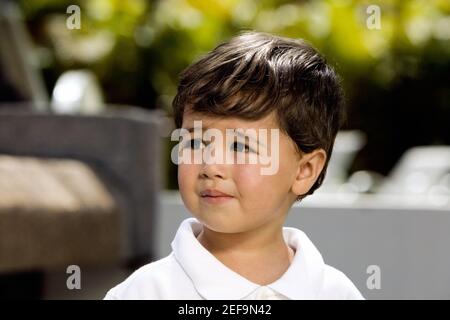 Nahaufnahme eines jungen schauen traurig Stockfoto