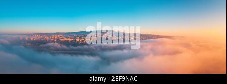 Varna, Bulgarien Stadtbild, Antenne drone Blick über die Skyline der Stadt. Stockfoto
