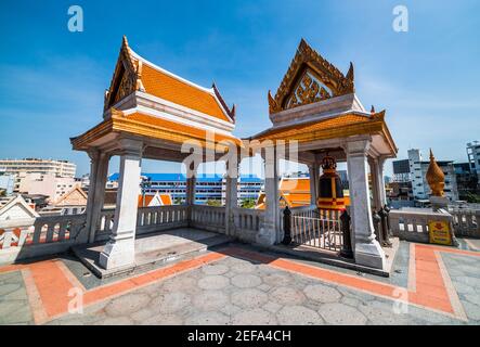 Architektonische Elemente des Tempels des Goldenen Buddha in Bangkok, Thailand Stockfoto