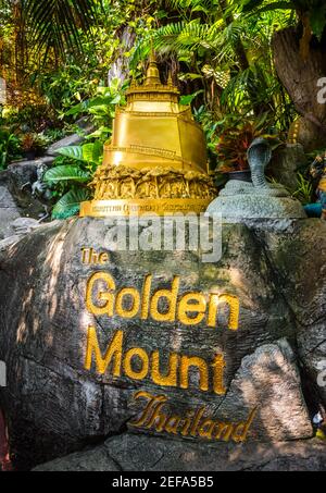 Zeichen des Tempels des Goldenen Berges (Wat Sraket Rajavaravihara) in Bangkok, Thailand Stockfoto