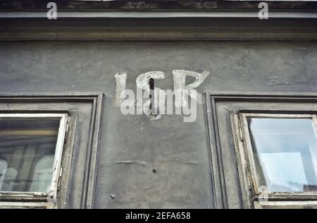 Wien, Hinweis auf Luftschutzkeller (LSK) oder Notausgänge (NA) aus der Zeit des Bombenkriegs Stockfoto