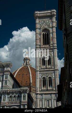 Architektonische Sehenswürdigkeiten der Kathedrale Santa Maria del Fiore (Duomo di Firenzano) in Florenz, Italien Stockfoto