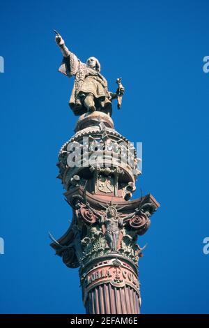 Niedrige Ansicht eines Denkmals, Kolumbus-Denkmal, Barcelona, Katalonien, Spanien Stockfoto