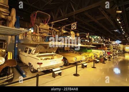 SOUTH BE, USA - 17. Aug 2007: Klassische Studebaker Automobile im Studebaker Museum in South Bend, Indiana. Stockfoto