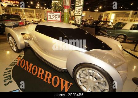 SOUTH BEND, USA - 17. Aug 2007: Ein Prototyp eines futuristischen Automobils im Studebaker Museum in South Bend, Indiana. Stockfoto