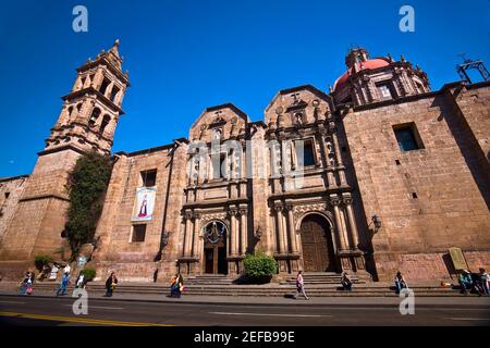 Niedrige Ansicht einer Kirche, Templo De Las Monjas, Morelia, Michoacan Staat, Mexiko Stockfoto