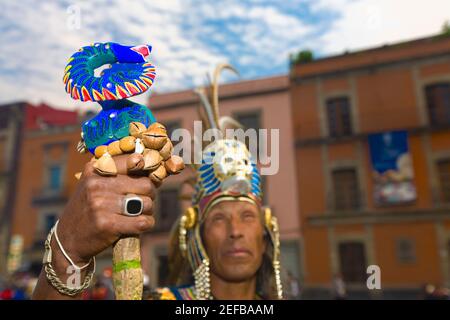 Reifer Mann in traditioneller Kleidung, Mexiko-Stadt, Mexiko Stockfoto