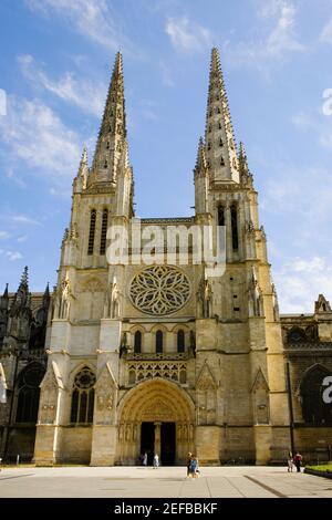 Fassade einer Kirche, Kathedrale Saint Andre, Bordeaux, Aquitanien, Frankreich Stockfoto
