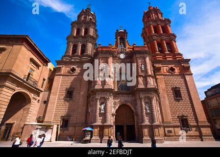 Niedrige Ansicht einer Kathedrale, San Luis Potosi, Mexiko Stockfoto