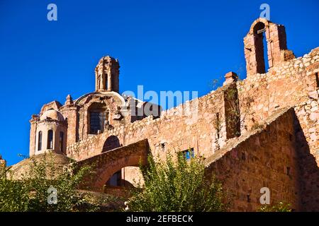 Niedrige Ansicht einer Kirche, Ex Convento De San Francisco, Zacatecas, Mexiko Stockfoto