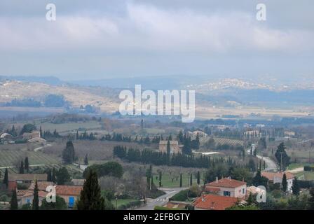 Luberon Blick vom Dorf Bonnieux auf dem Hügel Stockfoto